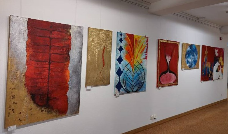 Künstlerische Vielfalt in einer Ausstellung